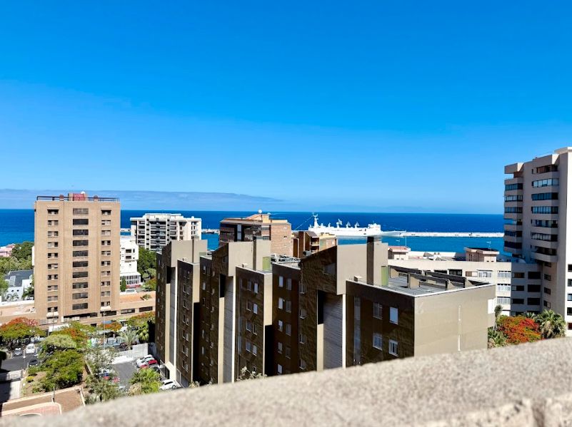 Exterior view of Flat to rent in  Santa Cruz de Tenerife Capital  with Terrace, Furnished and Oven
