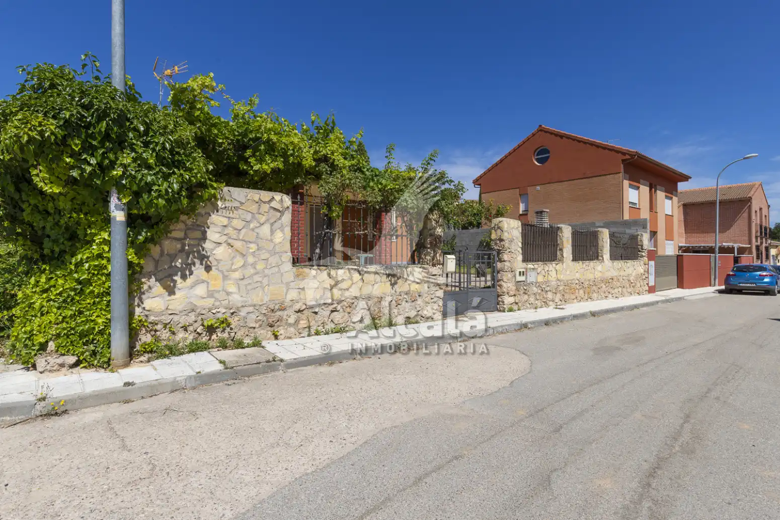 Vista exterior de Casa o chalet en venta en Cifuentes con Calefacción, Jardín privado y Trastero