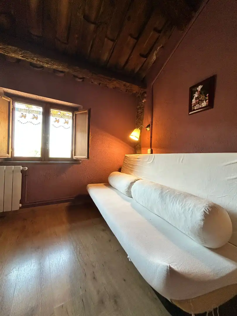 Habitación de Finca rústica en venta en Alpens con Calefacción, Parquet y Amueblado