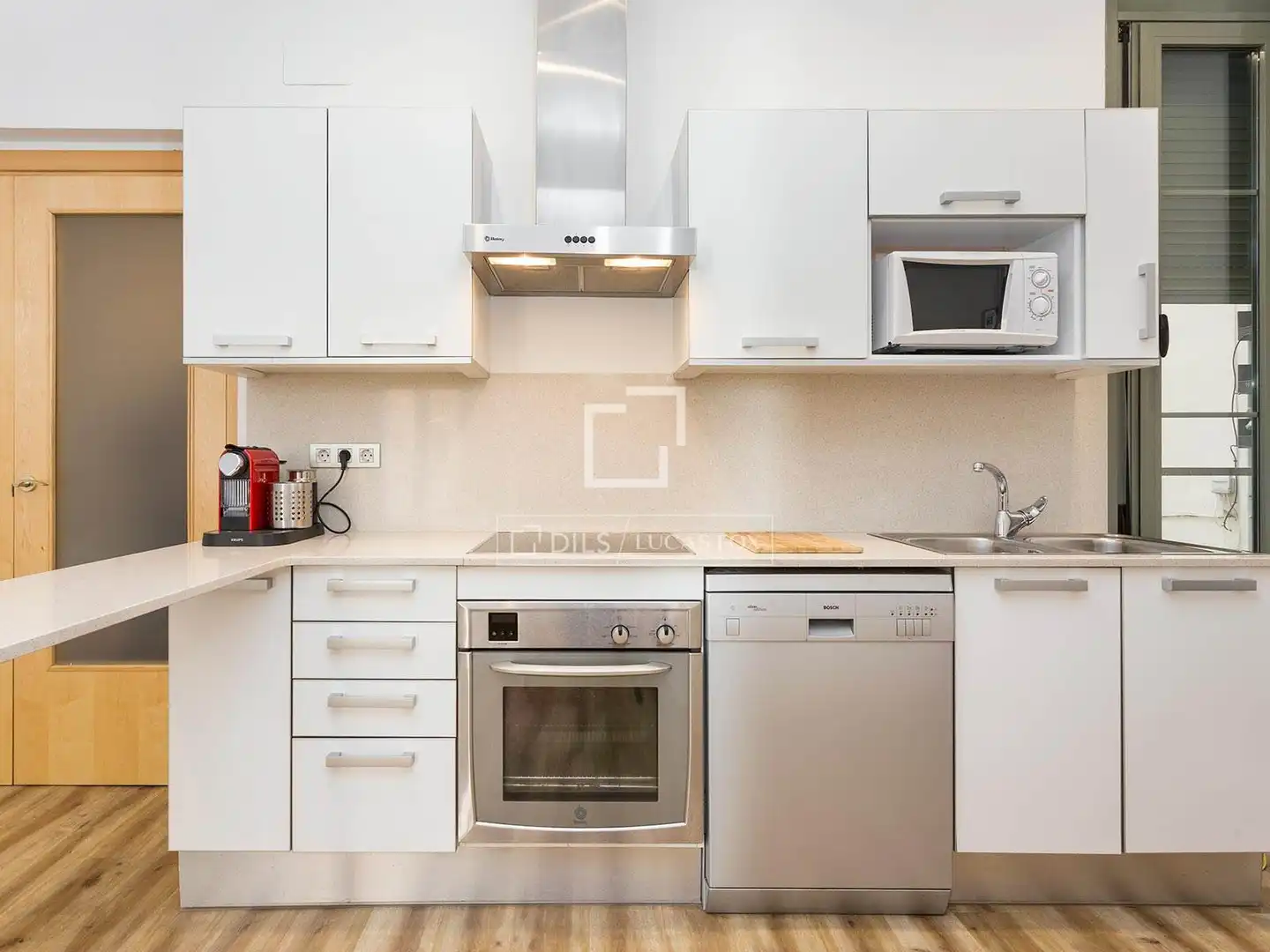 Küche von Wohnung zum Verkauf in Barcelona mit Klimaanlage, Heizung und Parkett