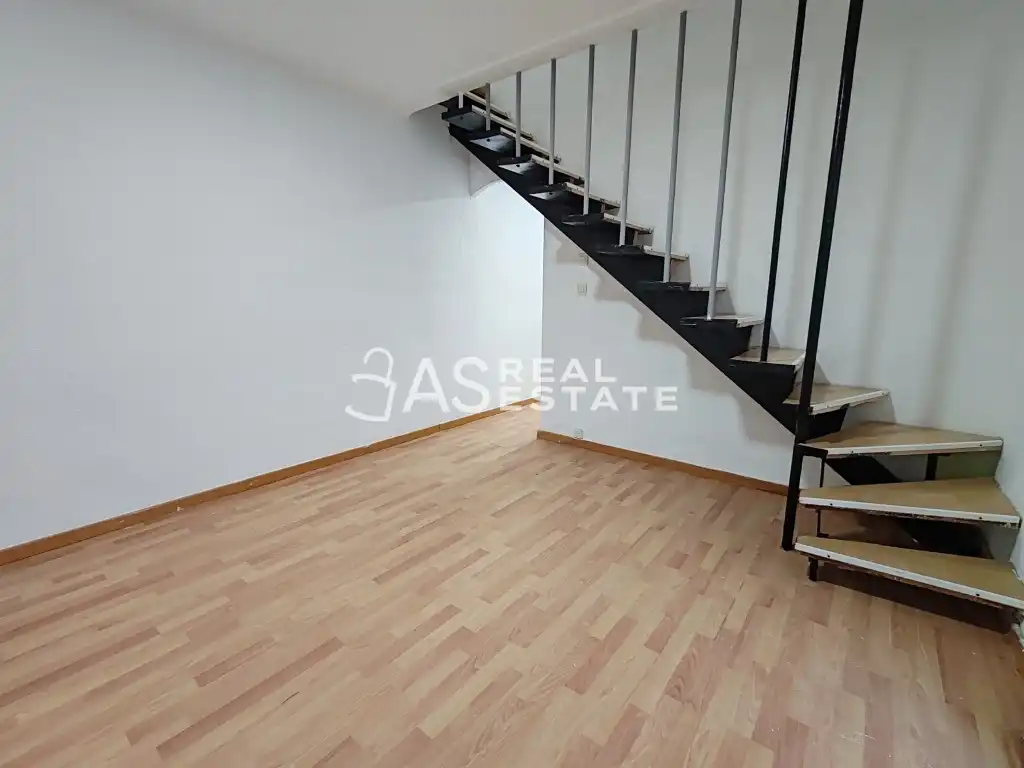 Piso en venta en Alicante / Alacant con Terraza y Amueblado