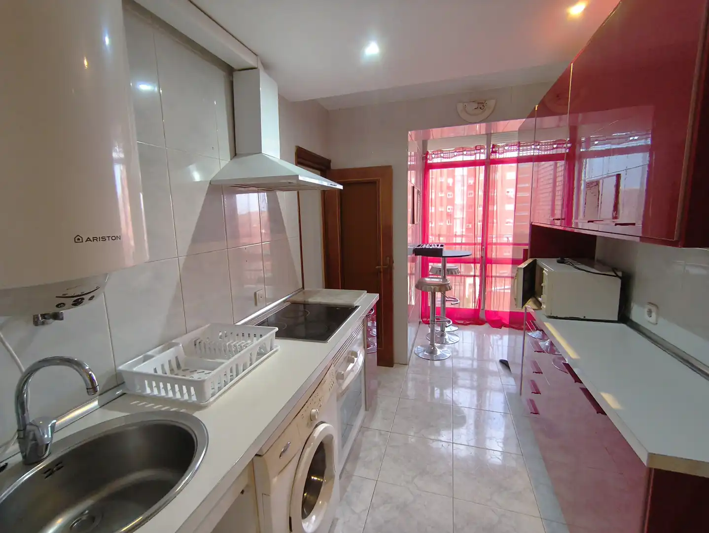 Cocina de Piso de alquiler en  Madrid Capital con Aire acondicionado, Calefacción y Amueblado