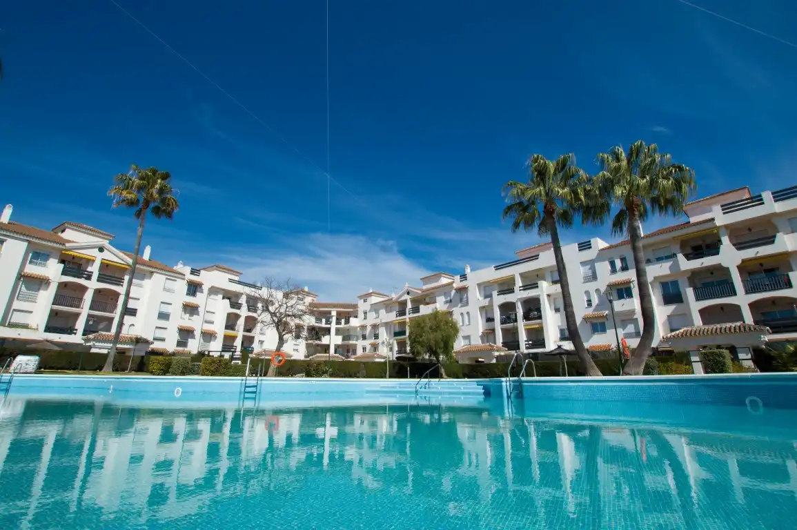 Piscina de Apartament de lloguer en San Pedro de Alcántara