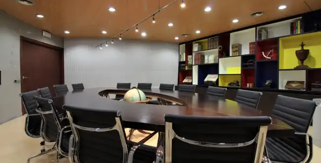 Büro zur Miete in Girona mit Klimaanlage, Heizung und Balkon