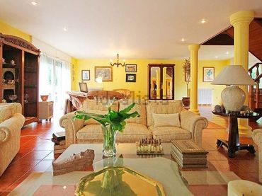 Villa con piscina in affitto a Parroquias de Santiago