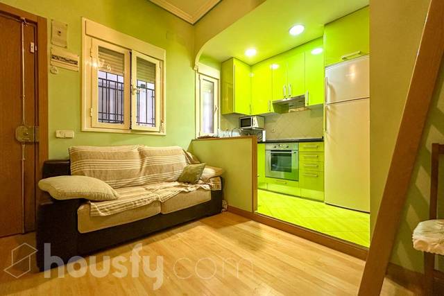 Piso en Venta en Calle San Cosme y San Damián, . en Embajadores - Lavapiés