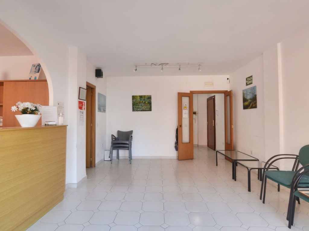 Piso en venta en Fuengirola con Terraza, Amueblado y Horno