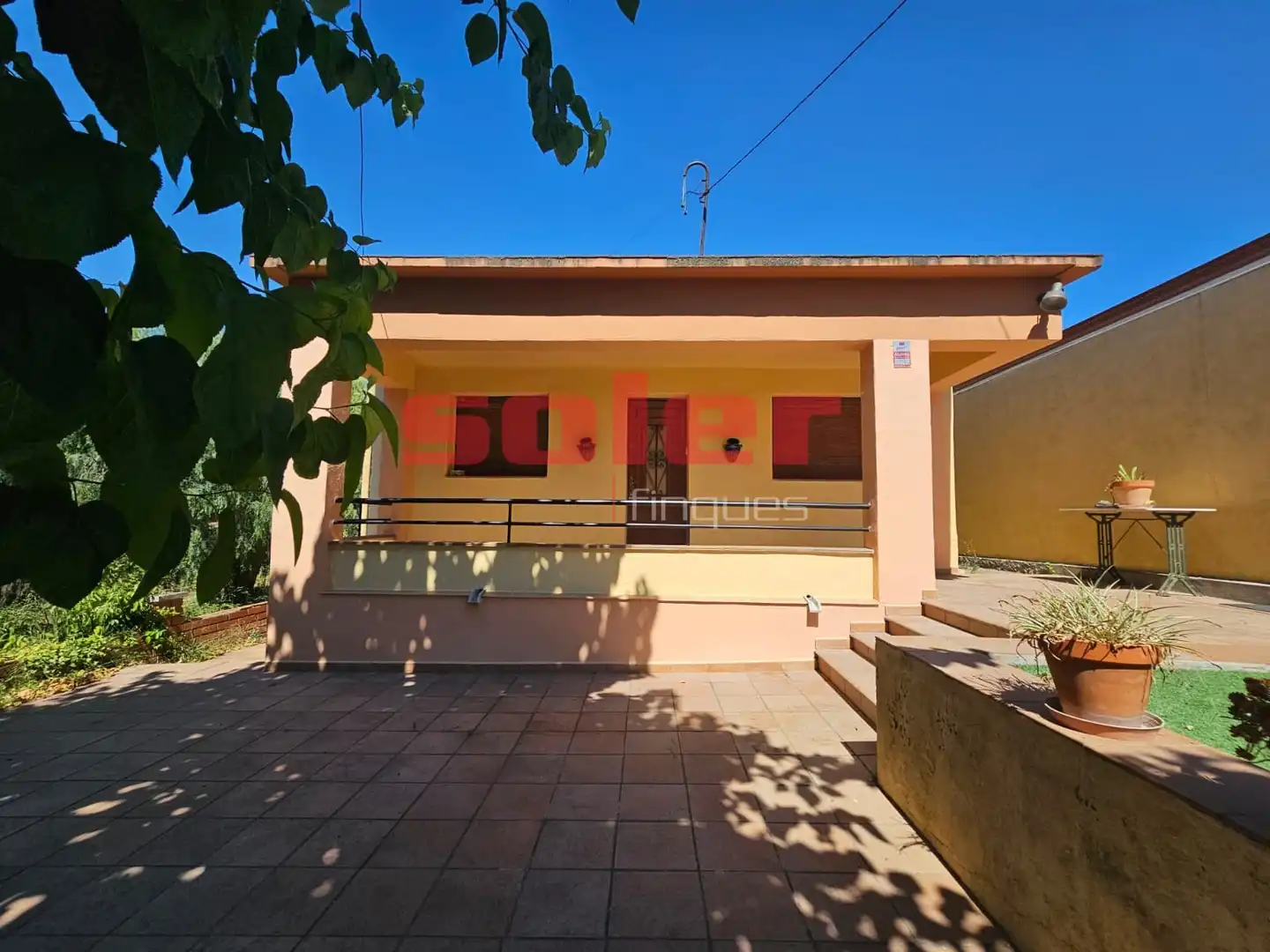 Exterior view of Houses for sale in Rubí  with Private garden, Terrace and Storage room
