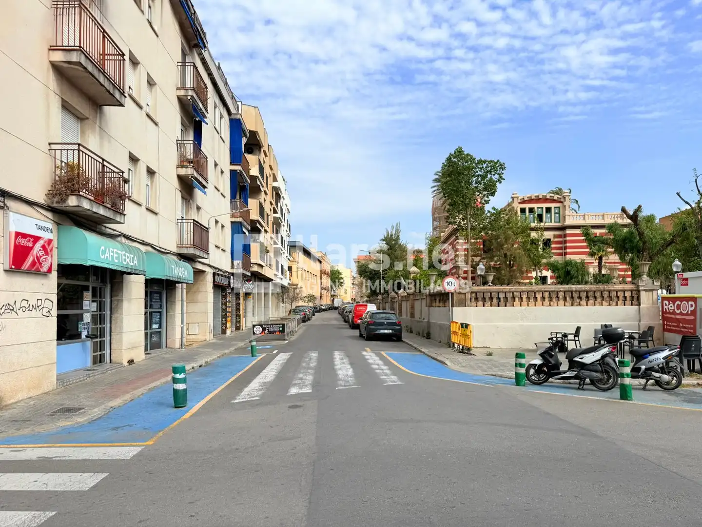 Vista exterior de Local en venta en Vilanova i la Geltrú