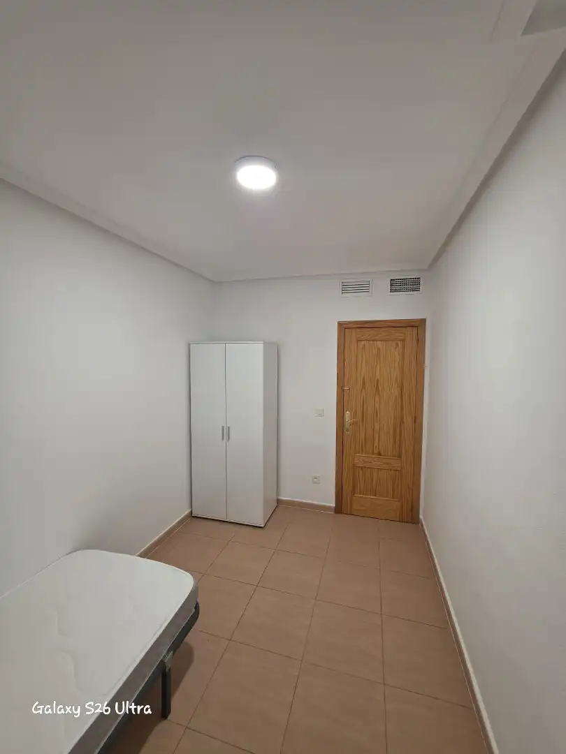 Schlafzimmer von Wohnung zur Miete in Almoradí mit Möbliert, Ofen und Waschmaschine