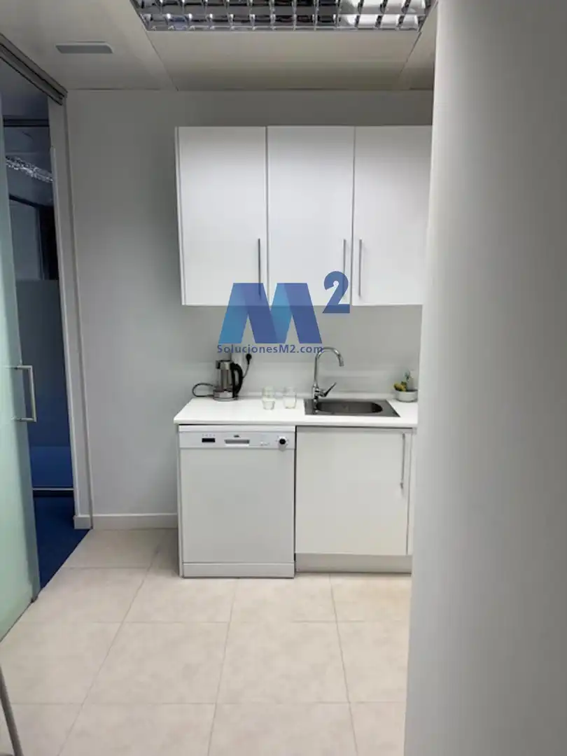 Oficina de alquiler en Anabel Segura, Arroyo de la Vega