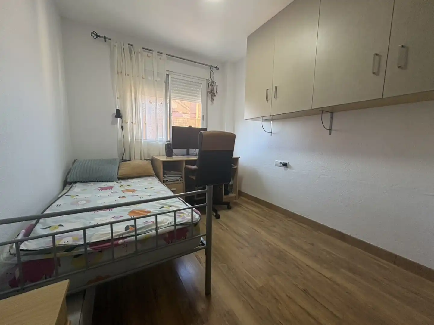 Schlafzimmer von Wohnung zum Verkauf in Valencia mit Heizung, Abstellraum und Balkon