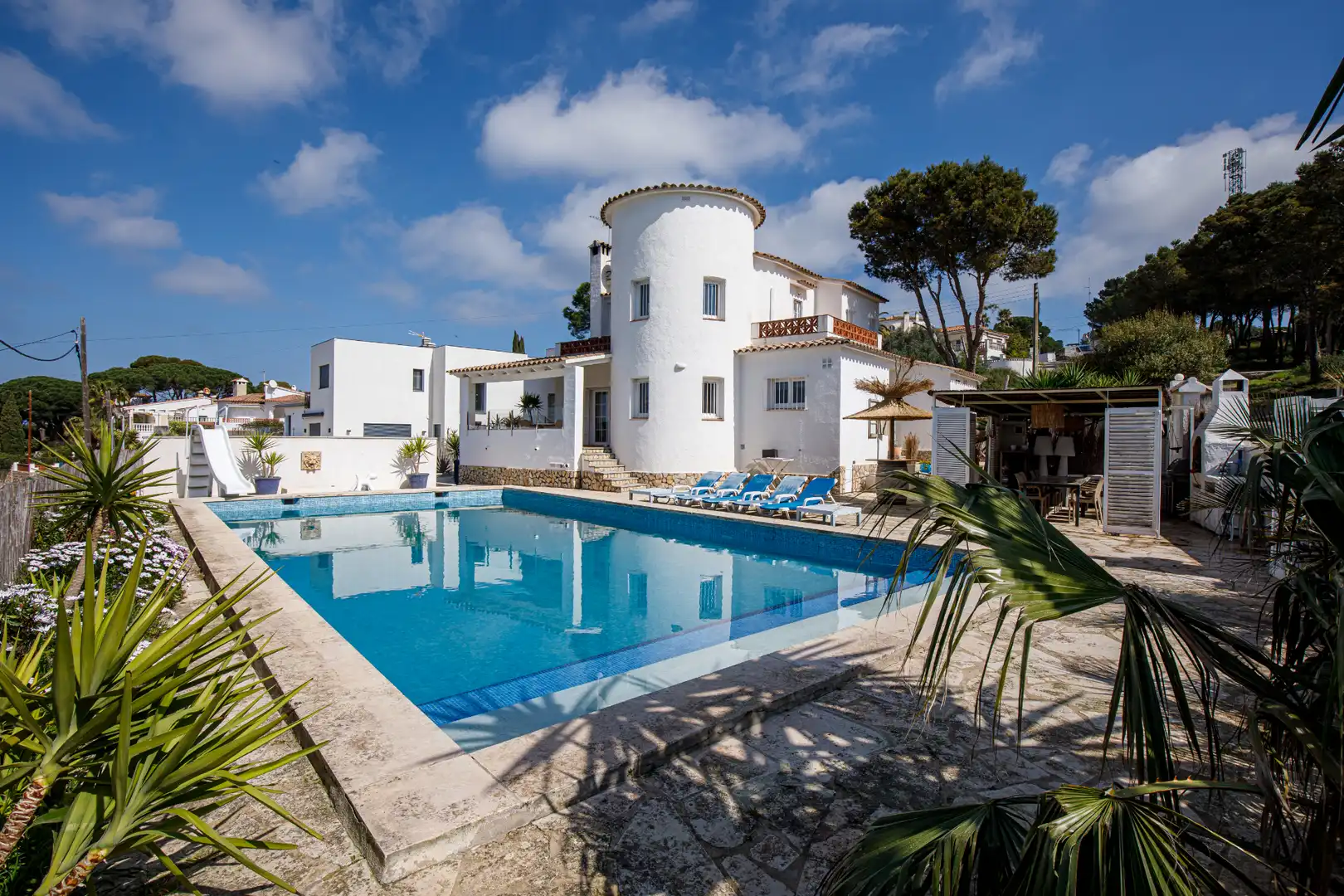 Piscina de Casa o xalet en venda en L'Escala amb Aire condicionat, Jardí privat i Terrassa