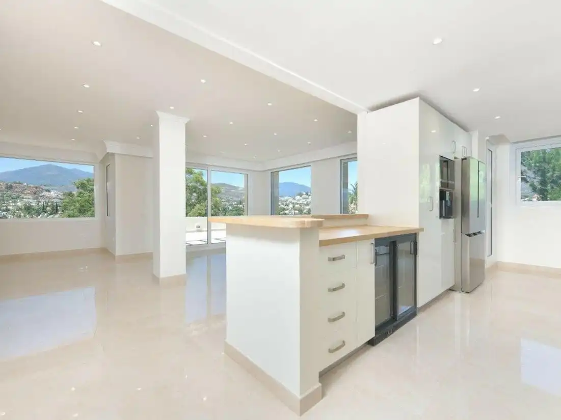 Penthouse with pool for sale in Nueva Andalucía, imagen 14