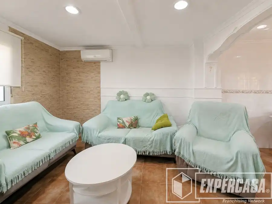 Sala de estar de Casa o chalet en venta en Llíria con Aire acondicionado, Trastero y Piscina