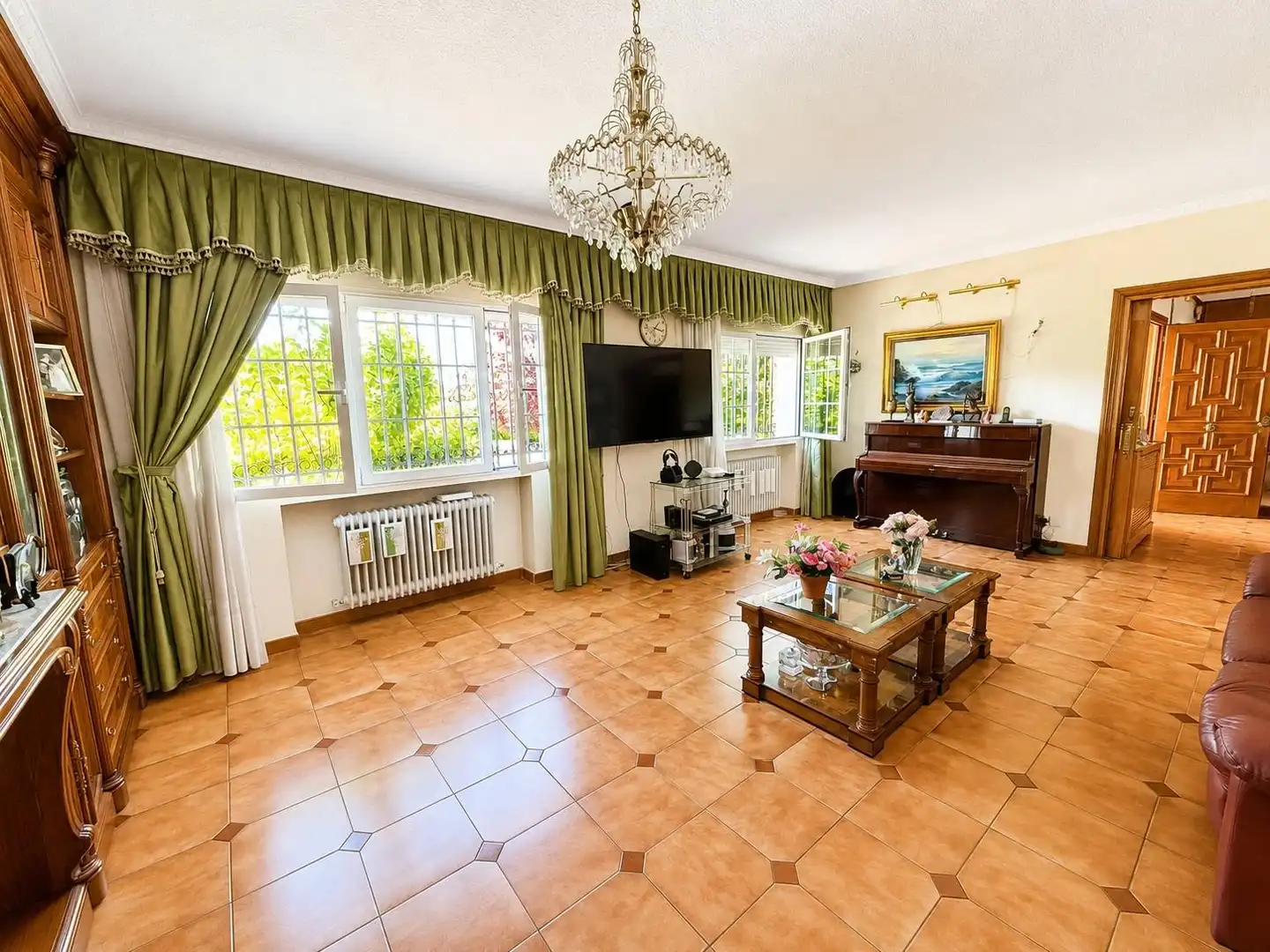 Sala de estar de Casa o chalet en venta en Villaviciosa de Odón con Aire acondicionado, Calefacción y Jardín privado