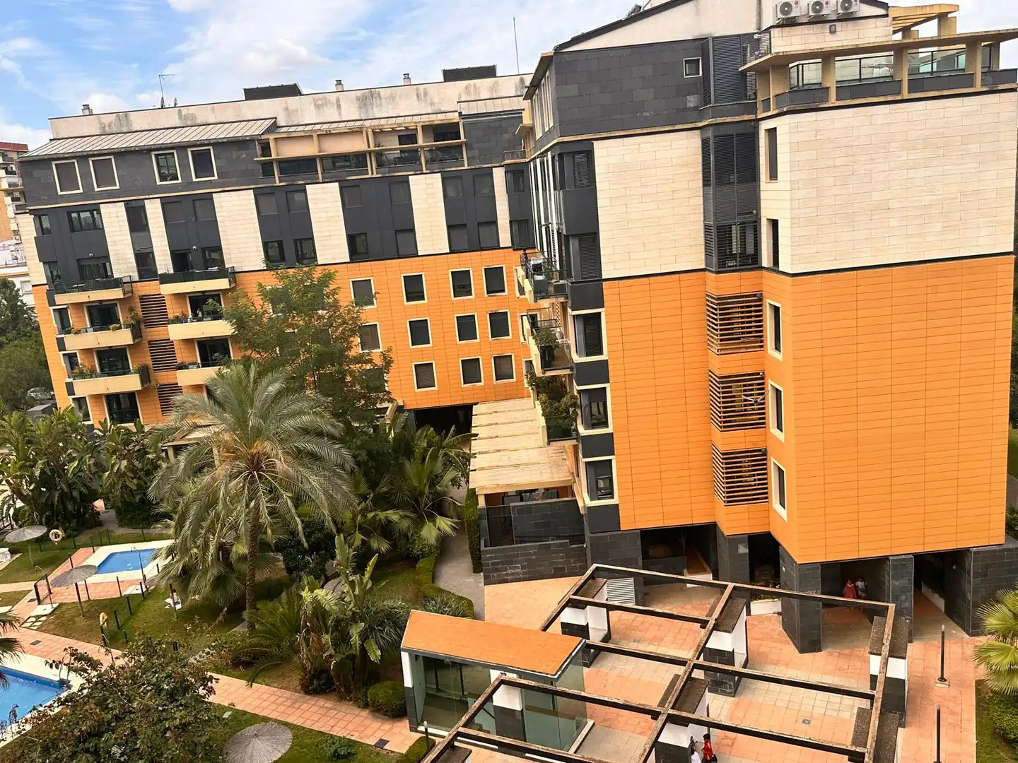 Exterior view of Flat for sale in Sevilla  with Swimming Pool