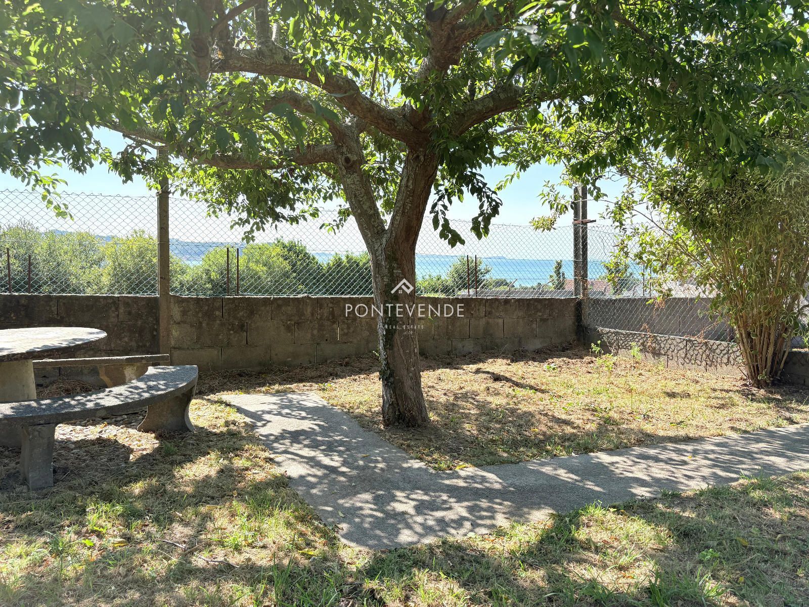Land for sale in Bueu