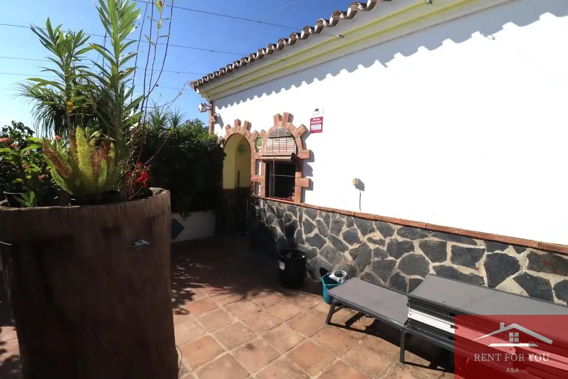 Terrassa de Casa o xalet de lloguer en Alozaina amb Aire condicionat, Jardí privat i Piscina