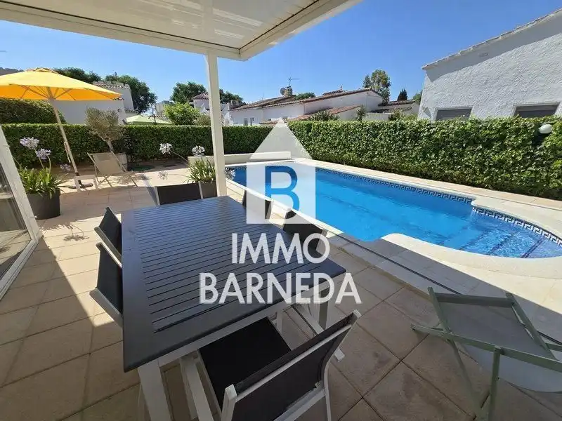 Jardí de Casa o xalet en venda en Empuriabrava amb Aire condicionat, Calefacció i Jardí privat