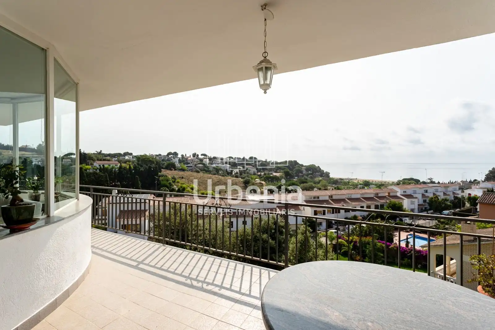 Vista exterior de Casa o xalet en venda en Arenys de Mar amb Calefacció, Terrassa i Piscina