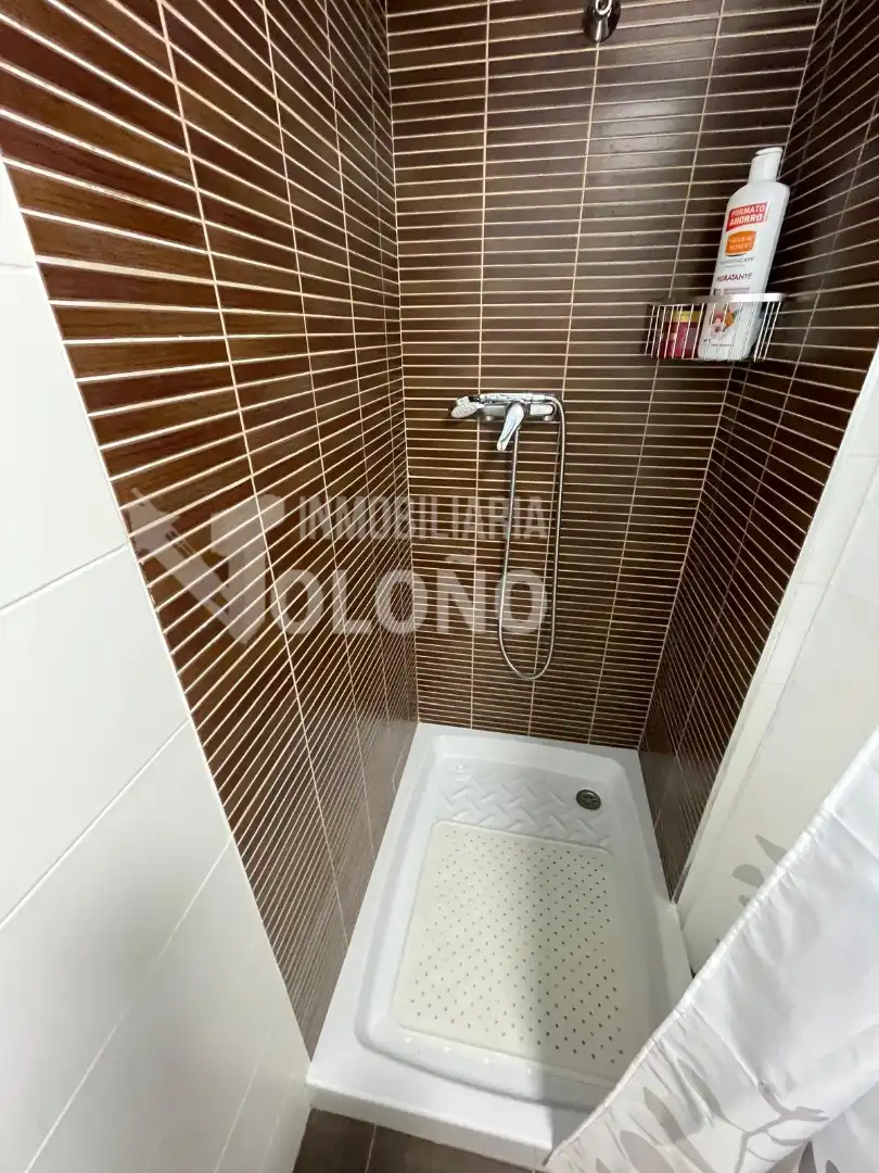 Badezimmer von Wohnungen zum Verkauf in Cihuri mit Heizung, Abstellraum und Möbliert