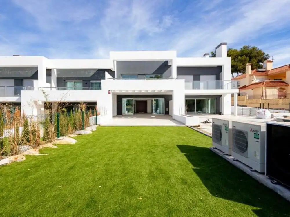 Habitatge amb terrassa en venda a San Pedro de Alcántara, imagen 2