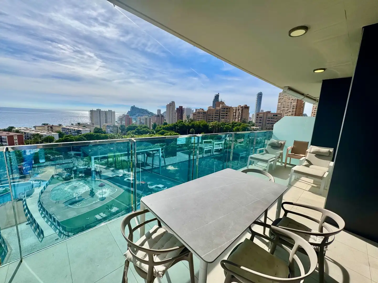 Appartement compact avec piscine à vendre à Playa de Poniente