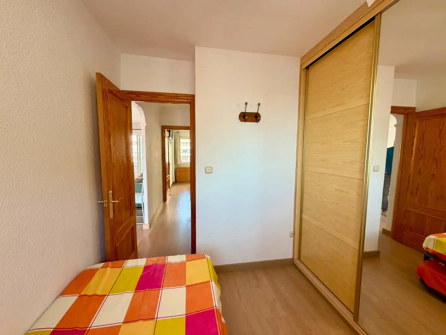 Dormitori de Pis en venda en Roquetas de Mar amb Aire condicionat, Terrassa i Moblat