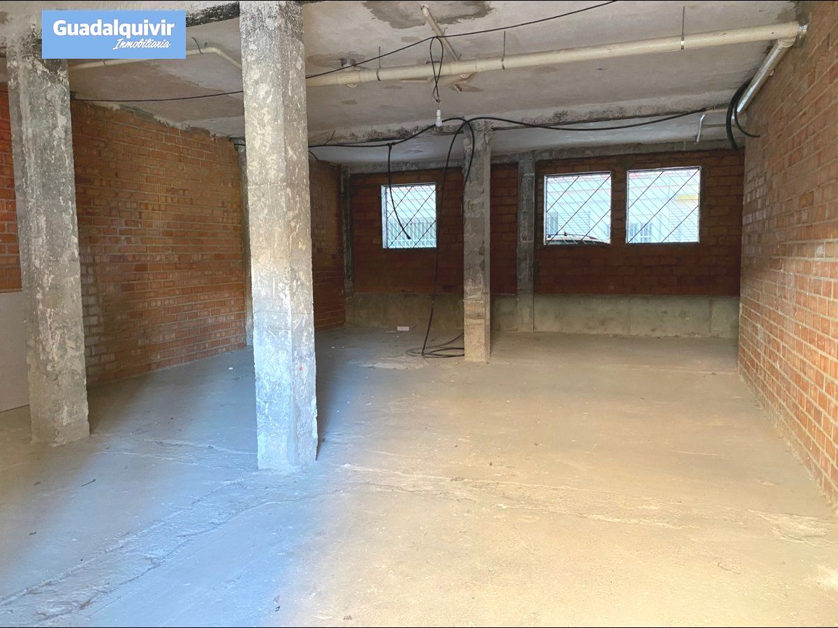 Premises for sale in  Sevilla Capital