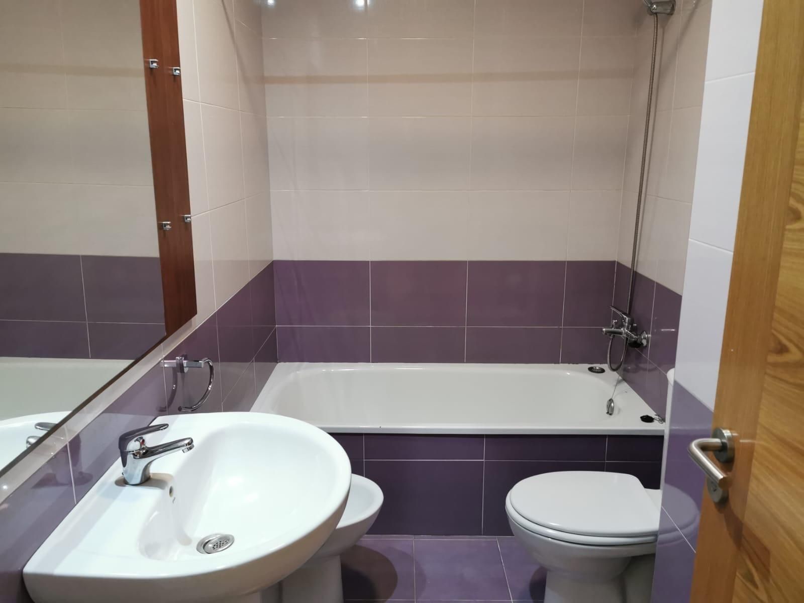 Baño de Estudio en venta en Ourense Capital  con Calefacción y Trastero