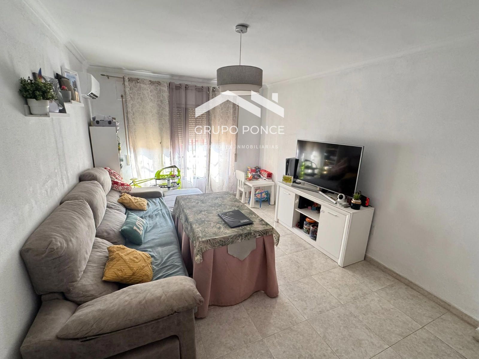 Living room of Flat for sale in Jerez de la Frontera  with Air Conditioner and Storage room