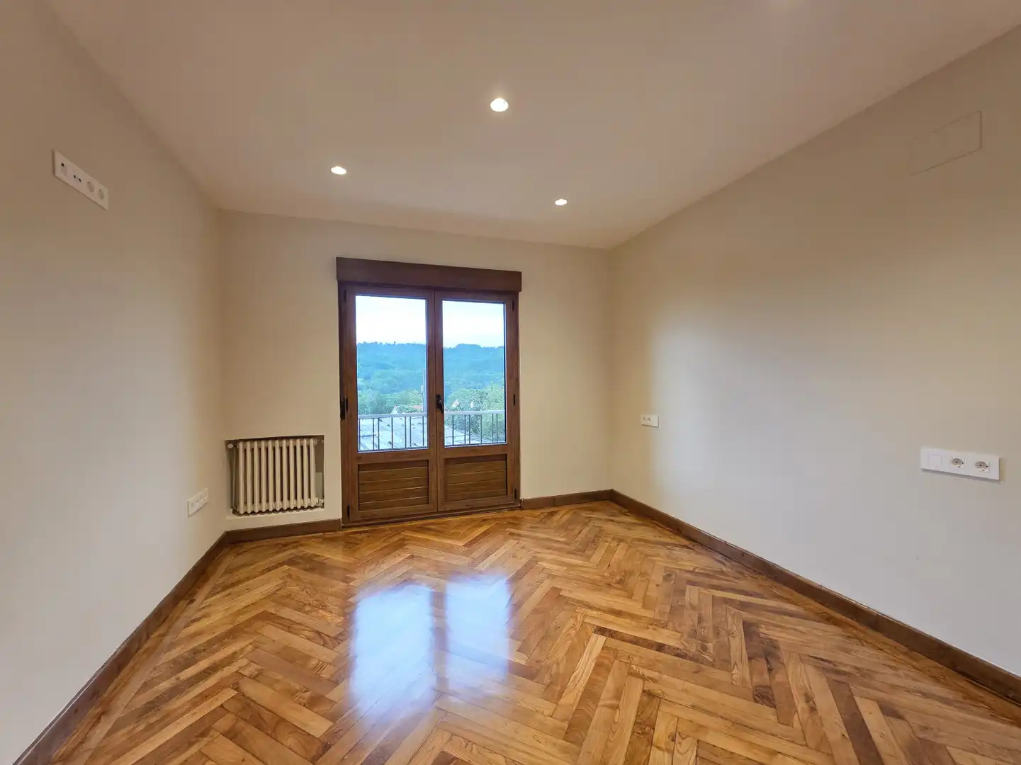 Dormitori de Casa o xalet de lloguer en Siero amb Calefacció, Parquet i Terrassa