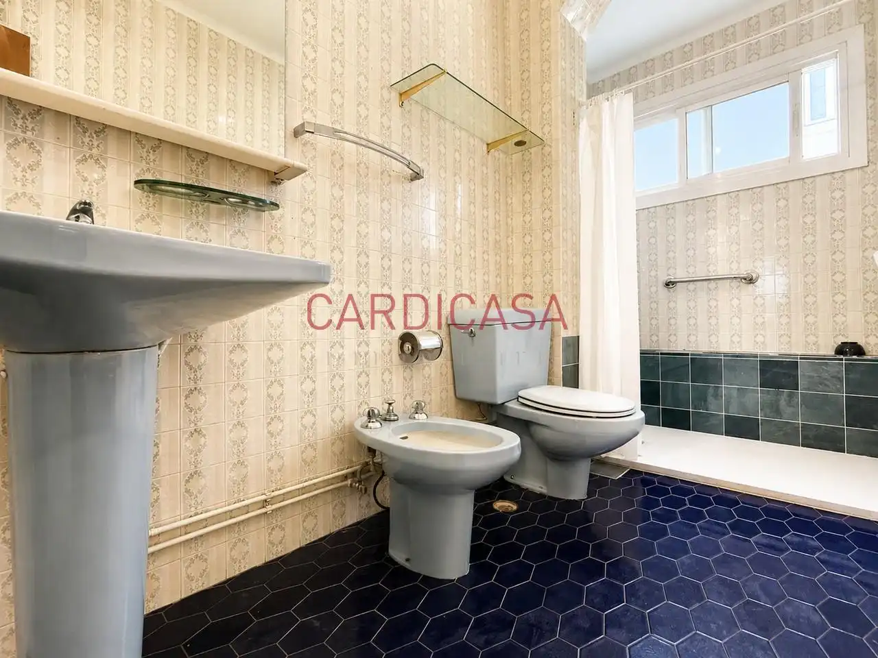 Baño de Piso en venta en Vigo  con Calefacción, Parquet y Terraza