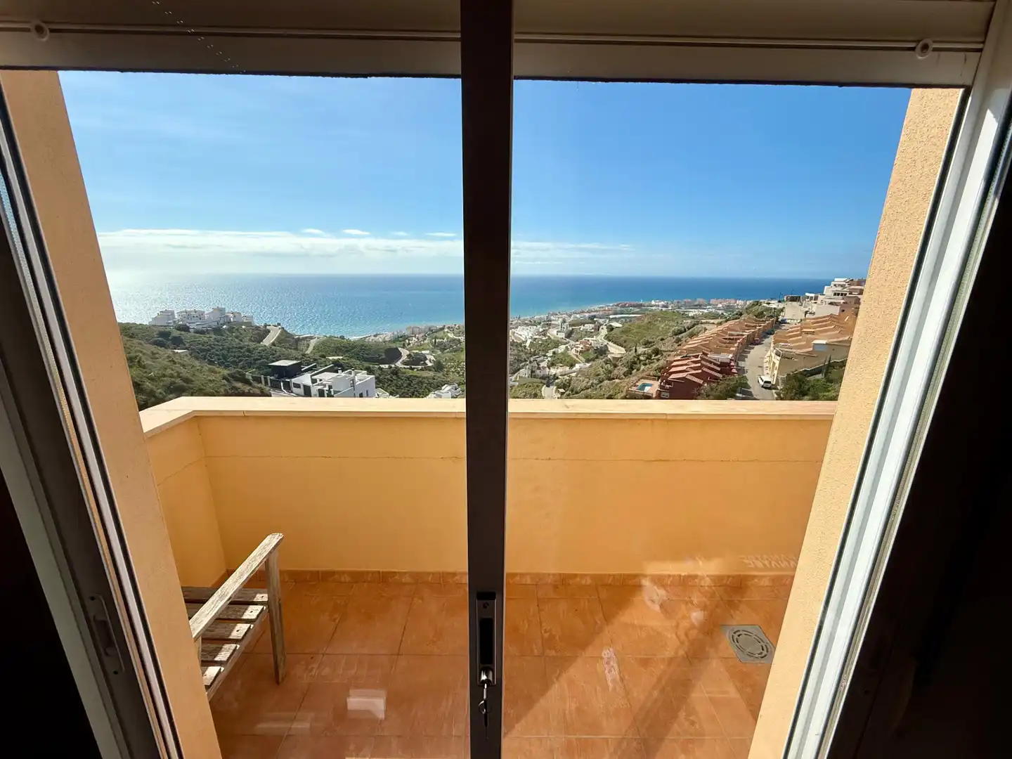 Vista exterior de Casa adosada en venda en Torrox amb Aire condicionat, Calefacció i Jardí privat
