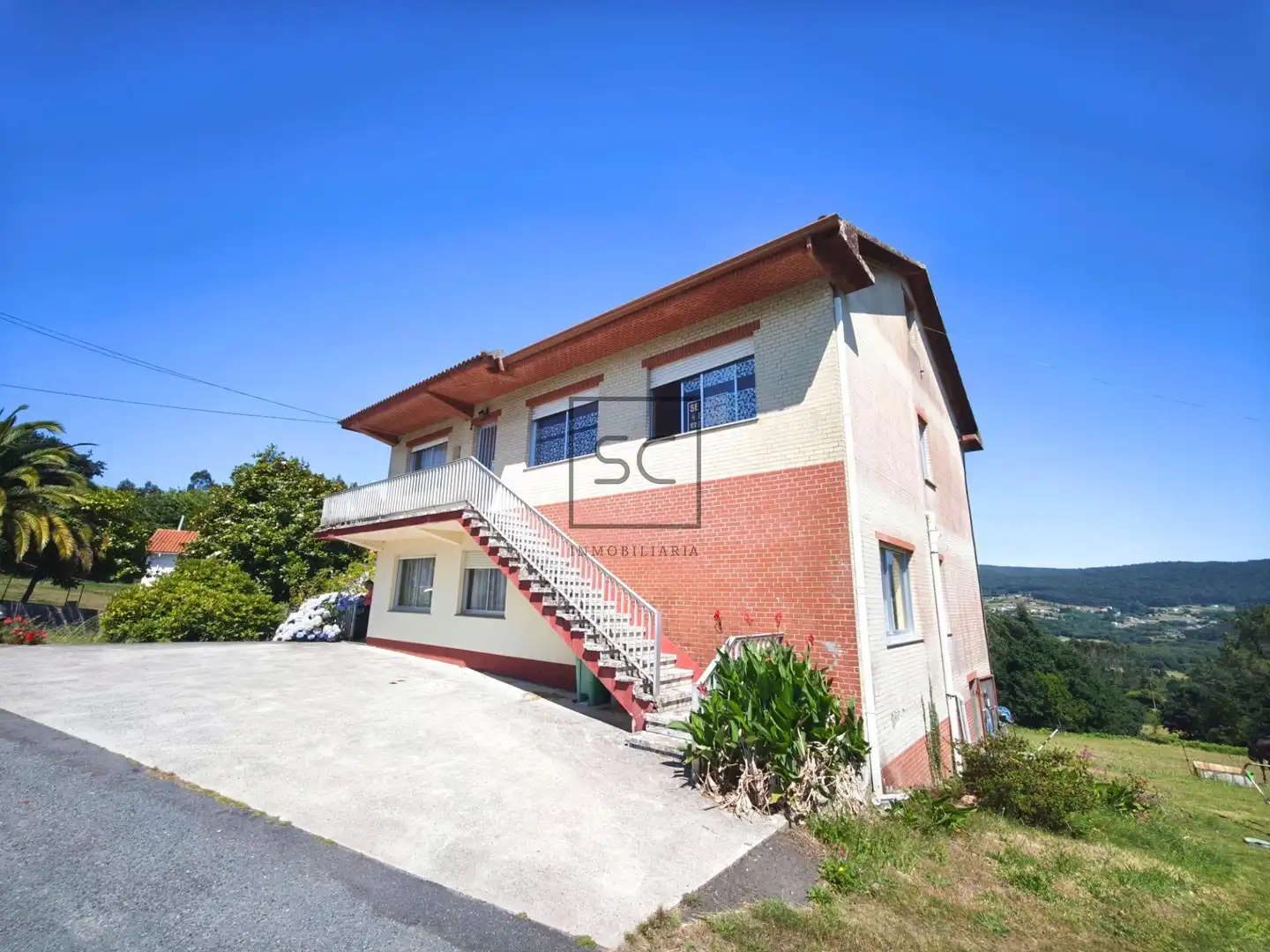 Vista exterior de Casa o chalet en venta en Narón con Jardín privado, Trastero y Amueblado