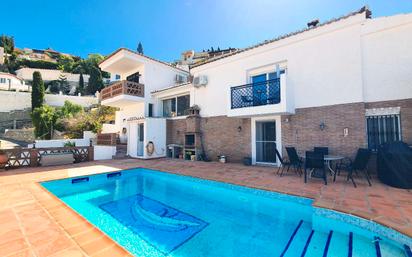 Exterior view of House or chalet for sale in Almuñécar  with Air Conditioner, Terrace and Storage room