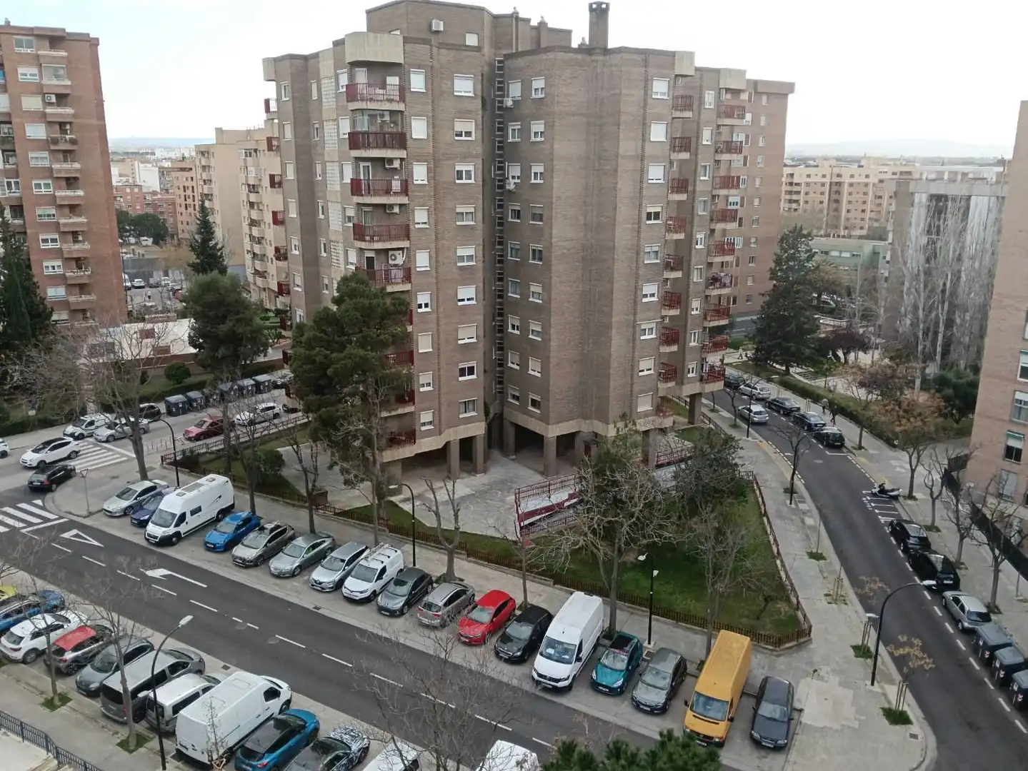 Exterior view of Flat for sale in Zaragoza  with Heating, Terrace and Furnished