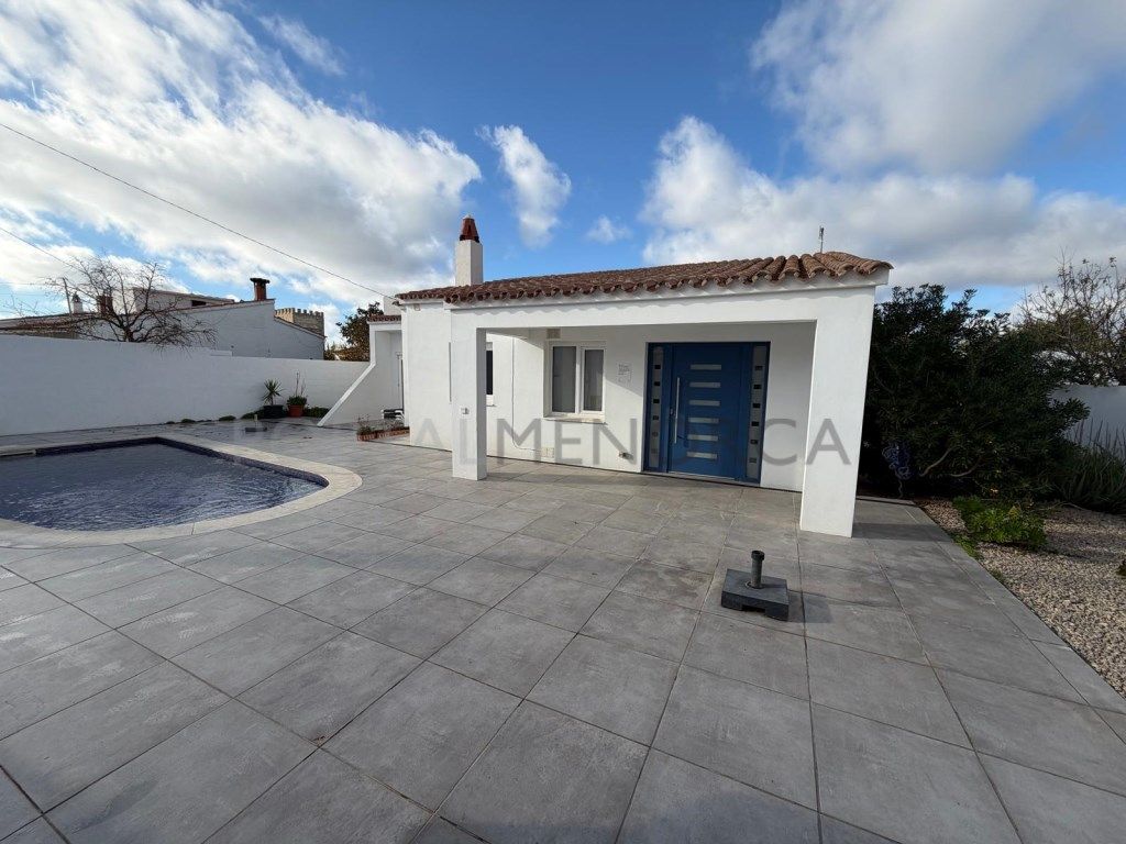Vista exterior de Casa o xalet en venda en Alaior amb Piscina
