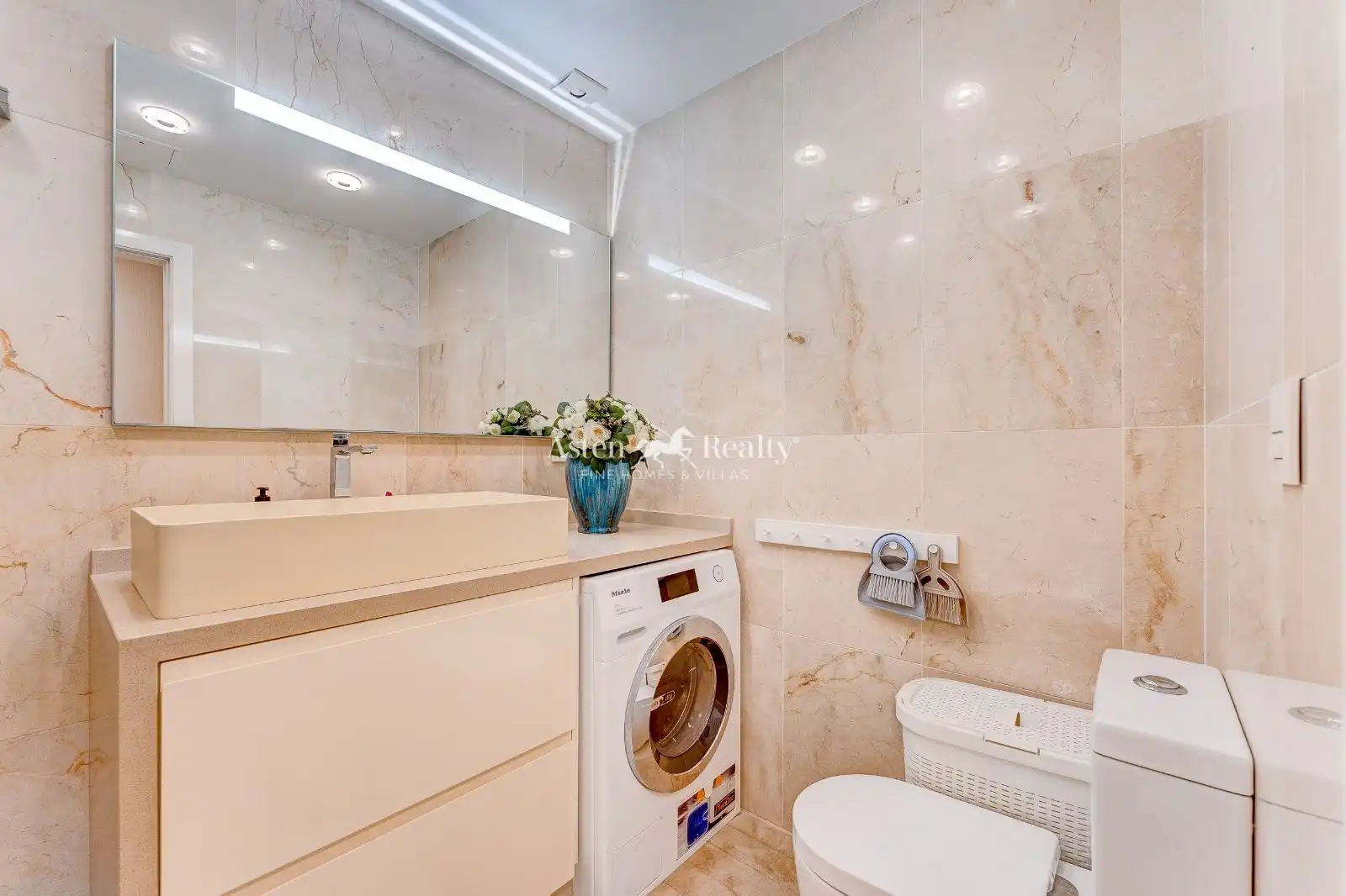 Badezimmer von Wohnungen zum Verkauf in Adeje mit Klimaanlage, Privatgarten und Terrasse