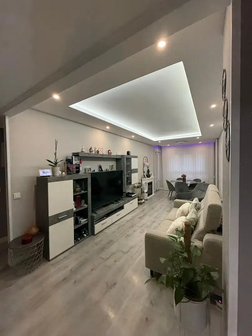 Sala de estar de Apartamento en venta en Vitoria - Gasteiz con Calefacción, Parquet y Terraza