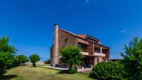 Vista exterior de Casa o xalet en venda en Santander amb Calefacció, Jardí privat i Terrassa