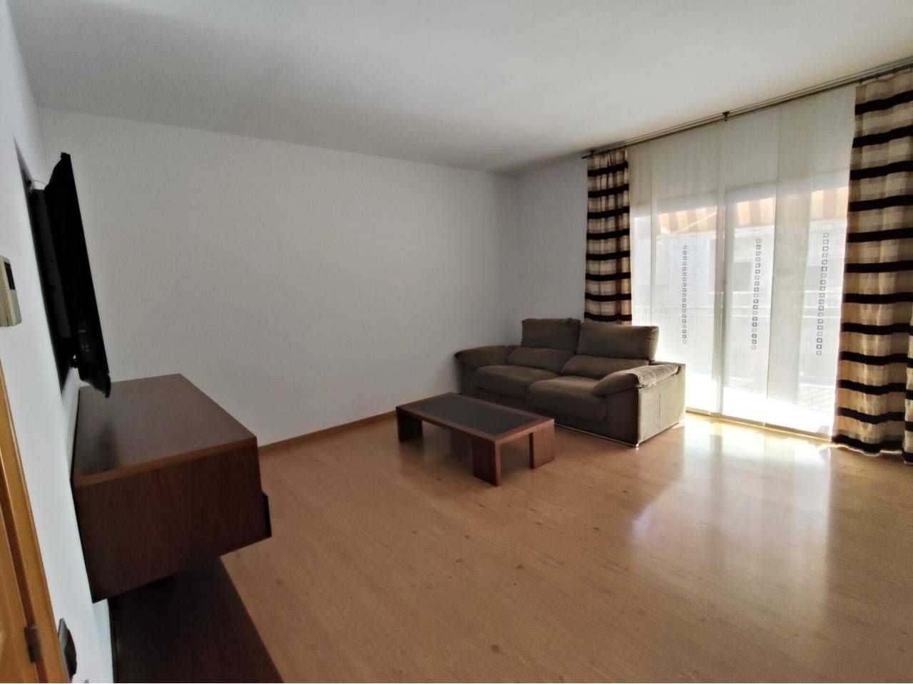 Living room of Attic for sale in Cornellà de Llobregat  with Air Conditioner, Heating and Parquet flooring
