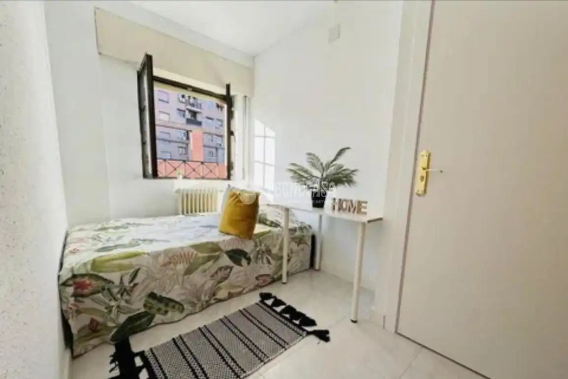Bedroom of Buildings for sale in Madrid