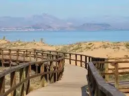 Vista exterior de Apartament en venda en Santa Pola amb Aire condicionat, Jardí privat i Parquet