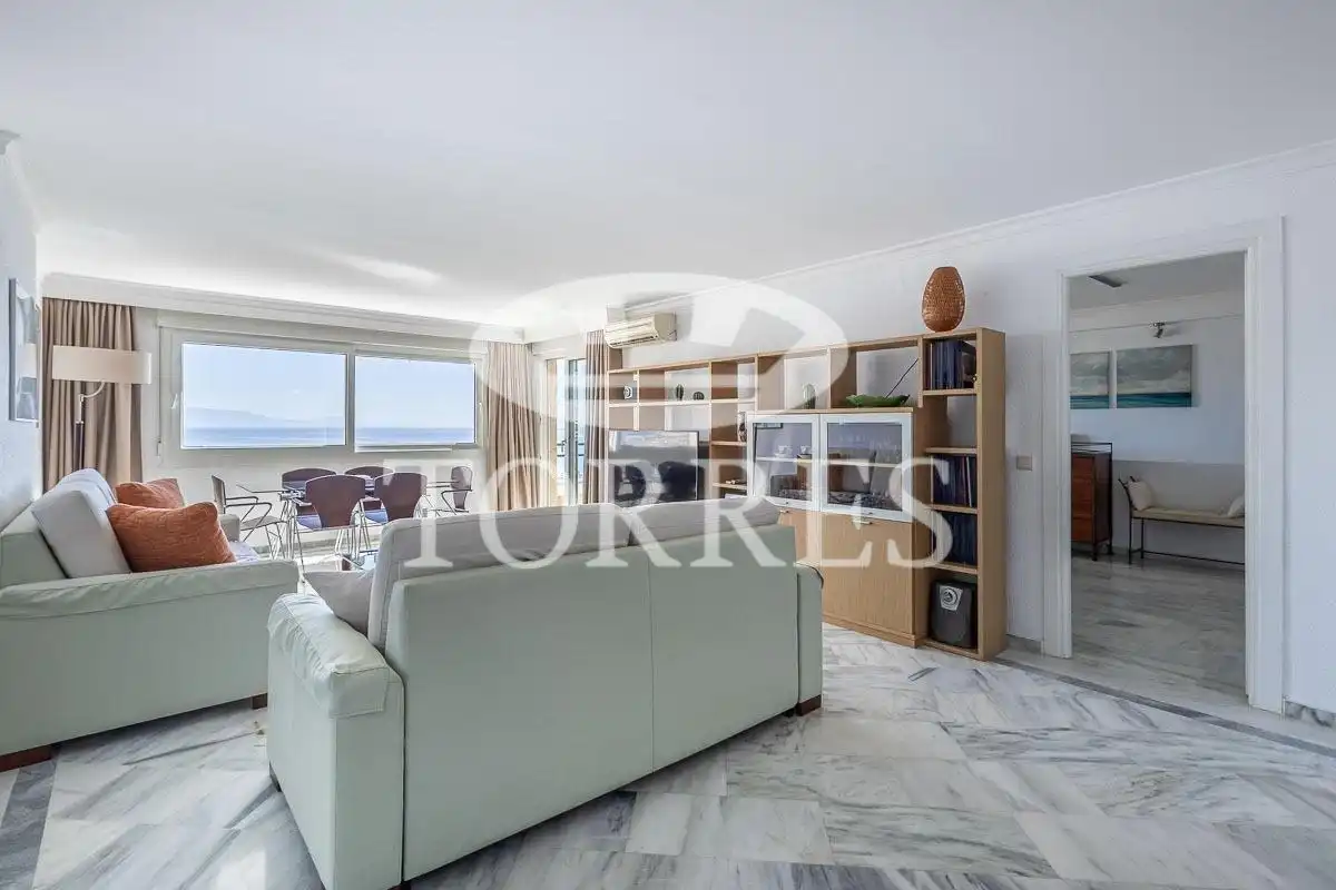 Sala d'estar de Pis en venda en Benalmádena amb Aire condicionat, Terrassa i Traster