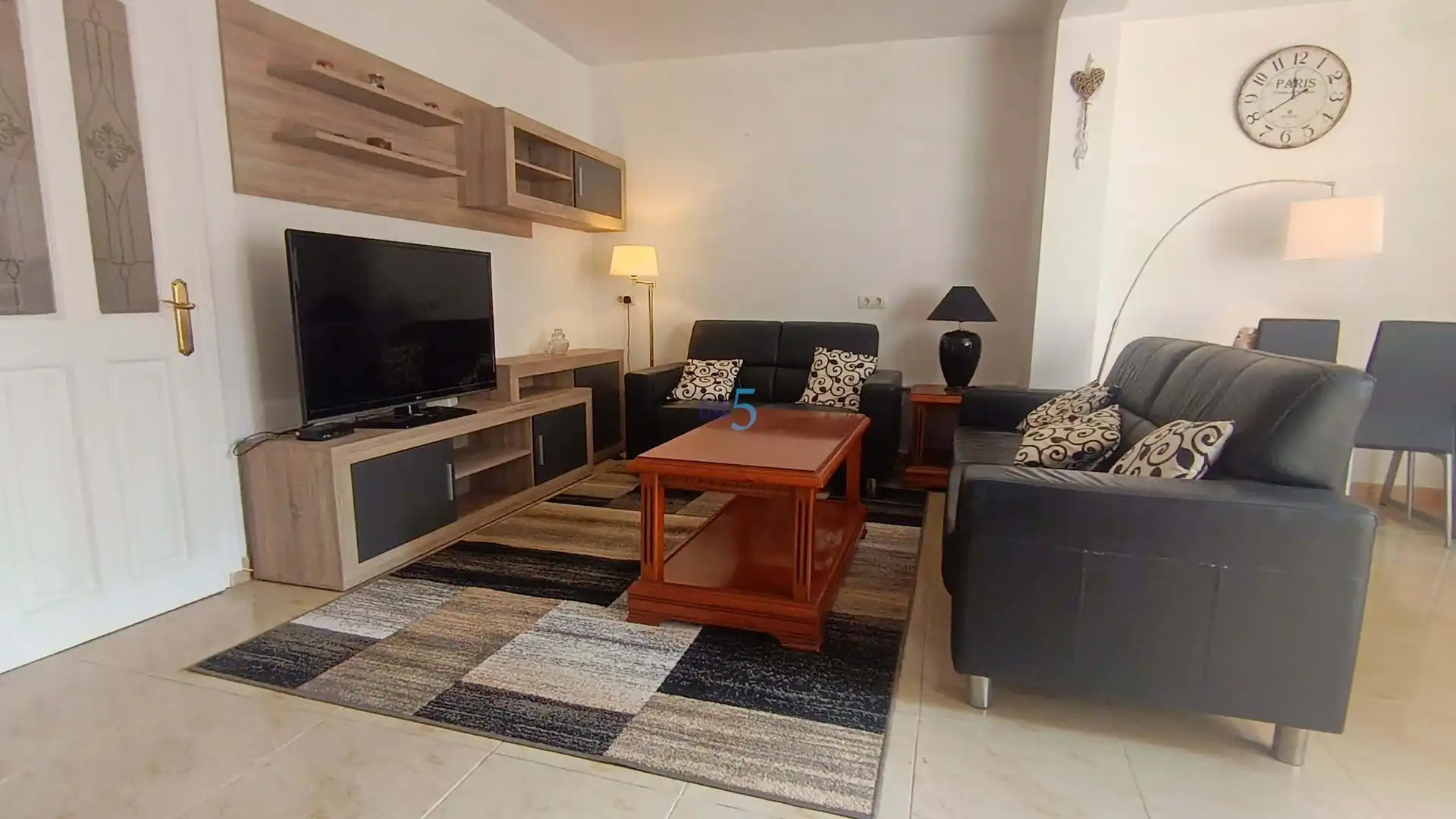Wohnzimmer von Einfamilien-Reihenhaus zum Verkauf in Torrevieja mit Klimaanlage, Heizung und Möbliert