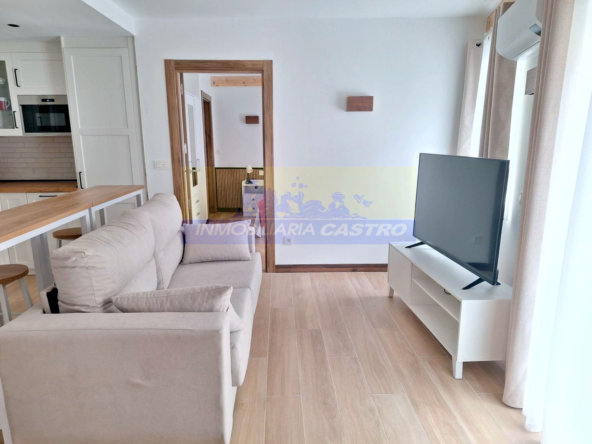 Wohnzimmer von Erdgeschoss zur Miete in Castro-Urdiales mit Möbliert