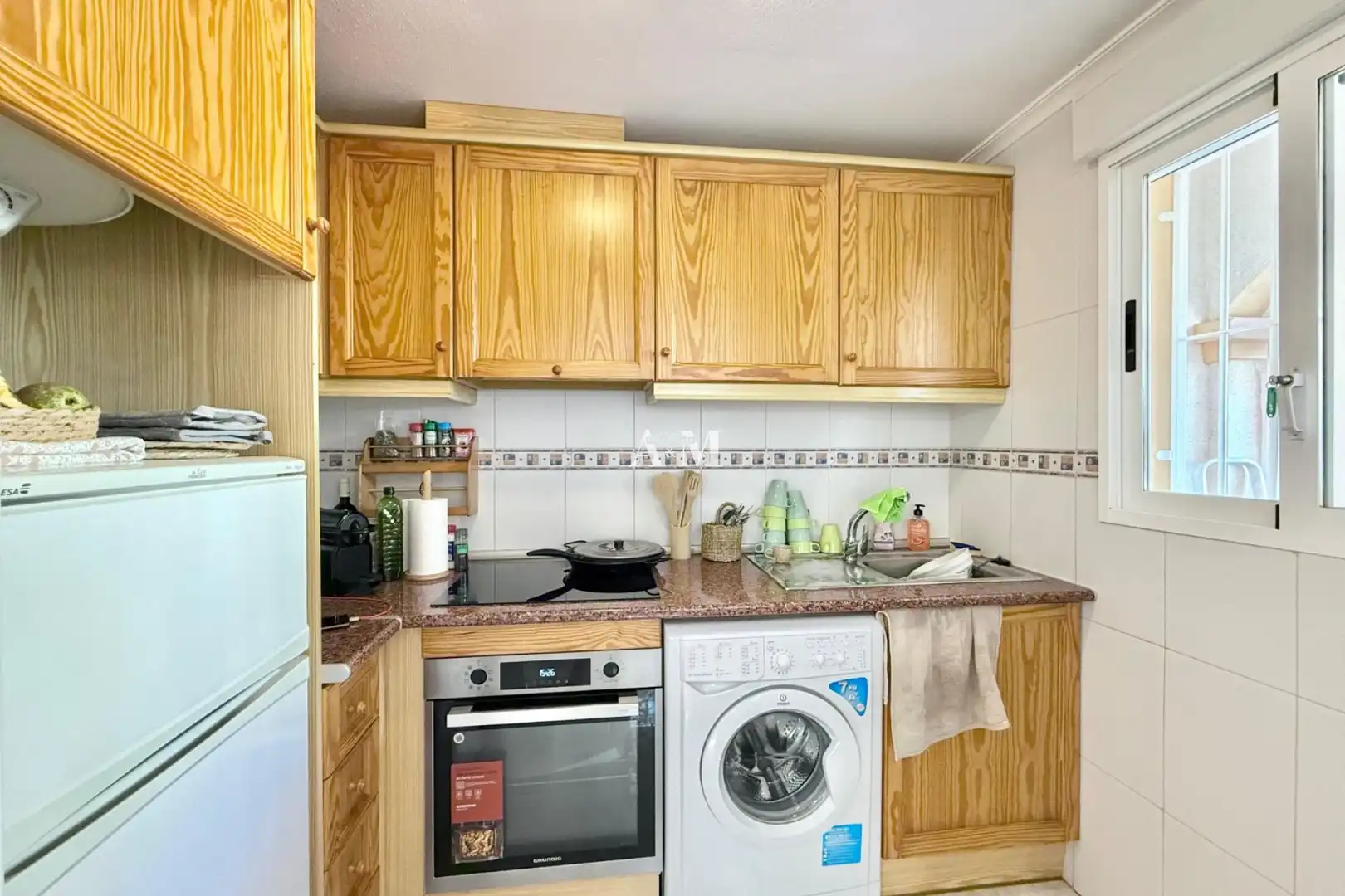 Cocina de Casa adosada de alquiler en Torrevieja con Aire acondicionado, Jardín privado y Terraza