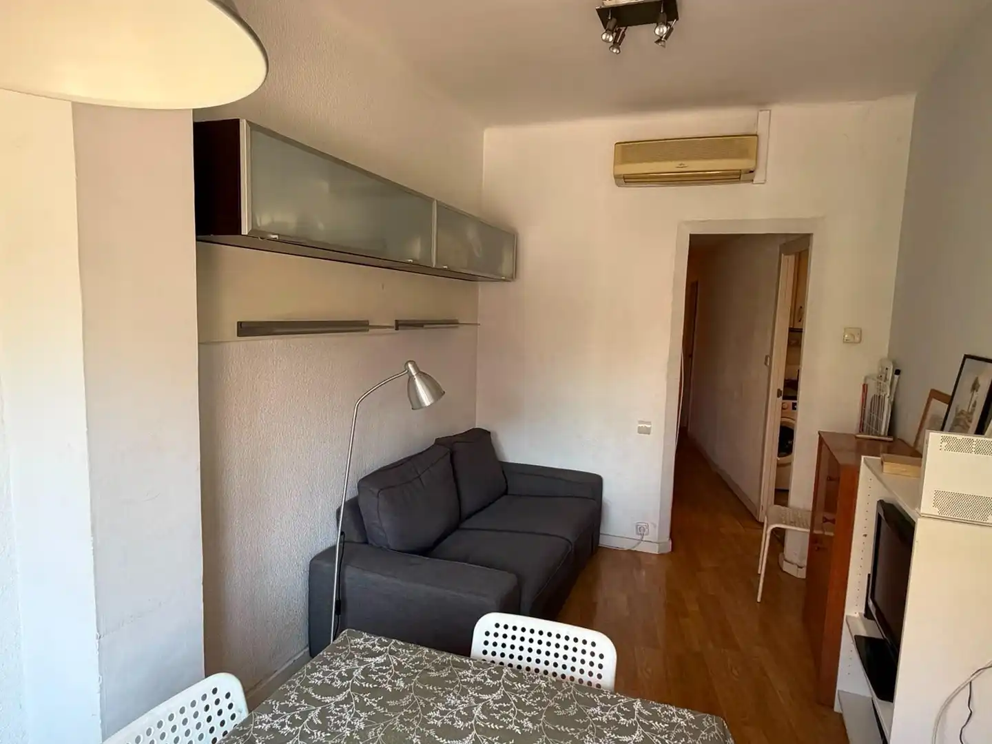 Piso con ascensor en venta en Calle Violant d'Hongria, imagen 2